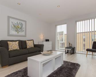 Citystay - Vesta Apartments - Cambridge - Bedroom