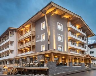 Hotel Meida - Pozza di Fassa - Toà nhà