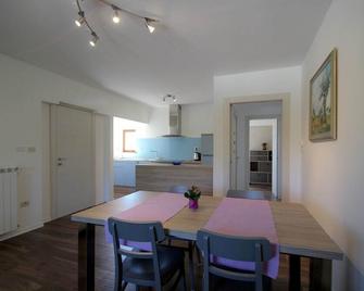 Clai - Novigrad - Salle à manger