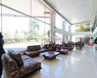 The Ritz Hotel at Garden Oases - Davao - Lobby