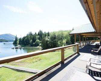 Kagoagh Resort and Fishing Lodge - Quatsino - Balcón