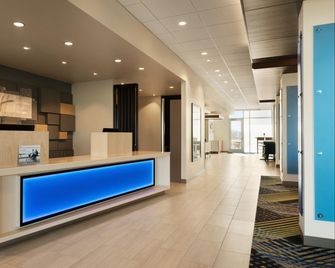 Holiday Inn Express & Suites Beaver Dam By IHG - Beaver Dam - Rezeption