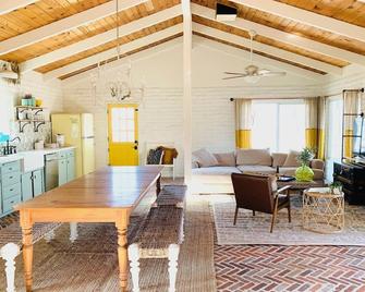 Yellow-Fish boutique house near Yosemite National Park & Bass Lake - Coarsegold