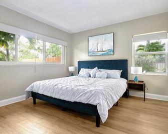 Beautiful Bungalow in the heart of Ft Lauderdale at very calm street. - Fort Lauderdale - Habitació