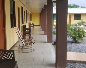 Cabinas Los Sueños Fortuna de Bagats - Fortuna - Patio