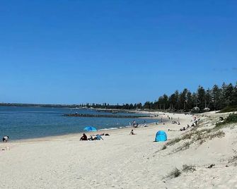 Beach Serenity 1 - Brighton Le Sands - Beach