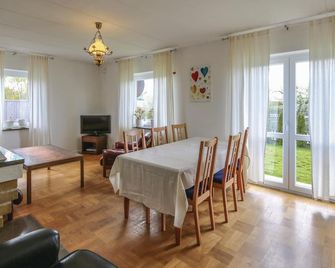 3 Bedroom Lovely Home In Bunkeflostrand - Bunkeflostrand - Dining room