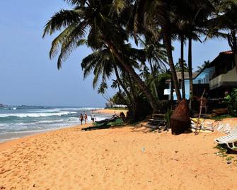 The Hilltop Boosa - Ratgamahegoda - Playa