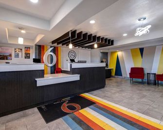 Motel 6-Buttonwillow, Ca Central - Buttonwillow - Front desk