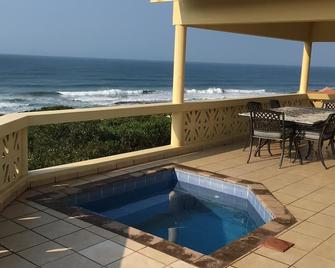 جو ويلد ريزورت - Xai Xai - حوض السباحة