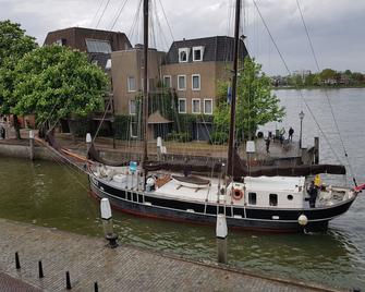 All Exclusive Top Loft studio with Roof Terrace (1-3p) - Dordrecht - Outdoors view