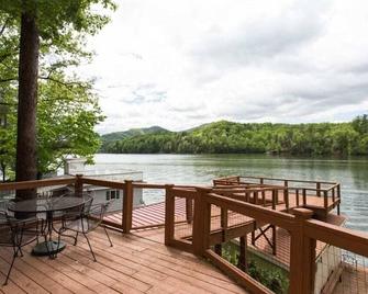 Wallace Lake House - Lake Lure - Patio