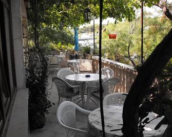 Stone House Gregov - Double Bedroom 3 - Lumbarda - Patio