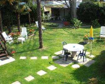 Garni Molinazzo - Agno - Patio