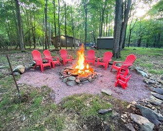 Eat, Sleep, Ski. Repeat. - Lake Harmony - Patio