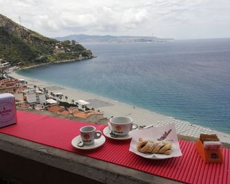 B&B La Bastia - Scilla - Balkon