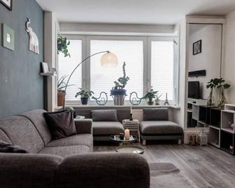 Nice 2 double Bed in sunny House in Amsterdam west - Amsterdam - Living room