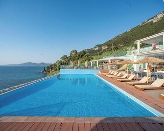 Corfu Maris Bellos - Benitses - Svømmebasseng