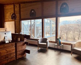 Calafate Lodge Patagonia - Coyhaique - Sala de estar