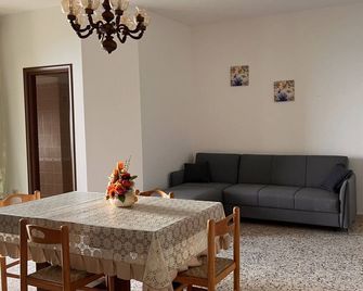 La casa del sole - Charming family-friendly apartment in the historic center of Fuscaldo - Fuscaldo - Jídelna