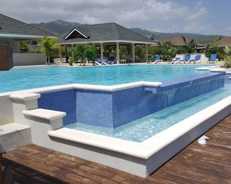 Ocho Rios Villa at the Palms V - Priory - Piscina