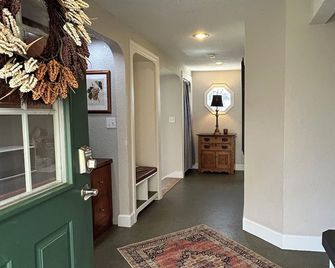 Moonrise Suite in a Vineyard + Winery! - Milton-Freewater - Pasillo