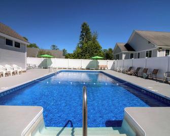 The Swell Annex: Studio w/ Kitchenette Close to Mtn 641 - Killington - Pool
