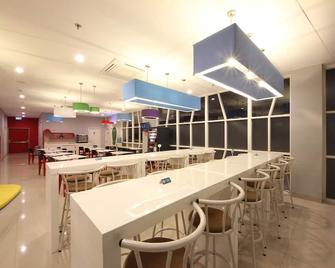 Pop! Hotel Kemang Jakarta - Jakarta - Restoran