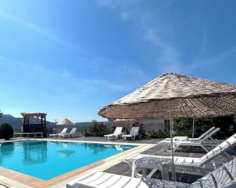 Teras Otel Gökçeada - Gökçeada - Piscina