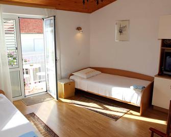 Apartments J&R Babara - Biograd na Moru - Schlafzimmer