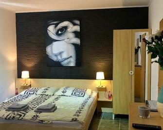 Pension Max Valtice - Valtice - Bedroom