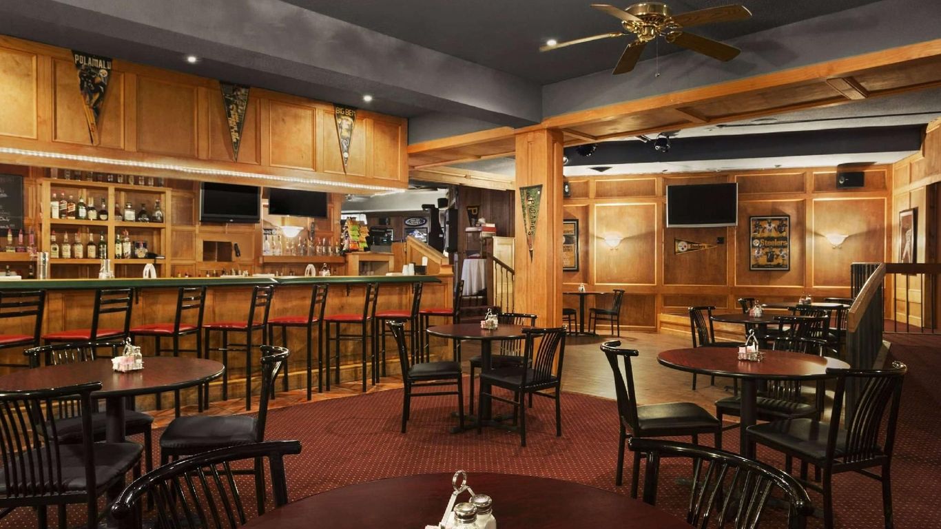 Ramada by Wyndham Pittsburgh/New Stanton