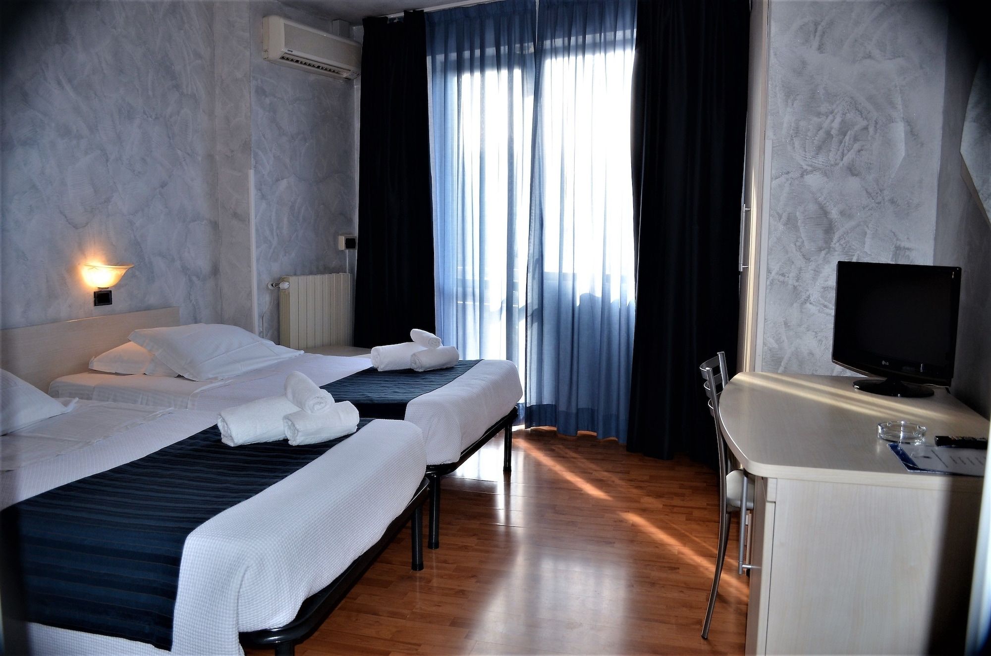 Park Hotel - Latina - Schlafzimmer