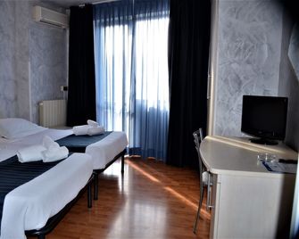 Park Hotel - Latina - Schlafzimmer