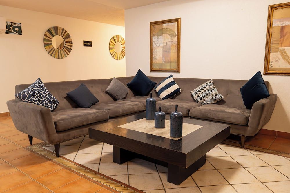 باجا إن هوتليس لا ميسا - تيجوانا - غرفة معيشة