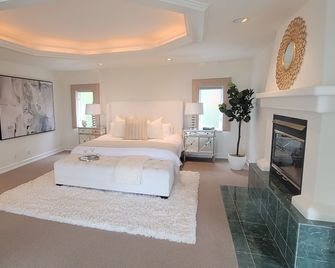 Mediterranean Bel Air Estate w/ pool + views - Los Ángeles - Habitación