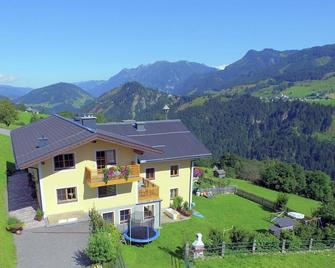 Cosy holiday flat in a farmhouse - Taxenbach - Gebouw