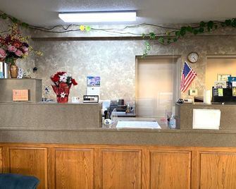 Coachman's Inn Motel - Wynne - Front desk