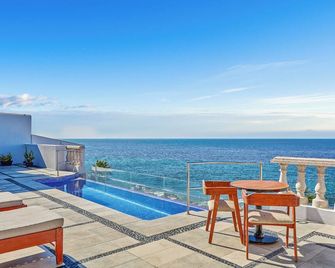 كاسا لوسيلا مازاتلان كوراموريا كوليكشن - لبالغين فقط - مازاتلان - حوض السباحة