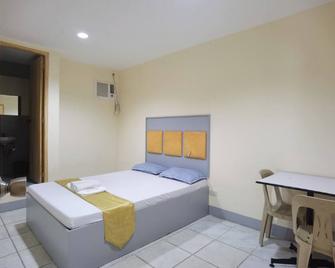 Rivoli Hotel - San Pablo City - Habitación