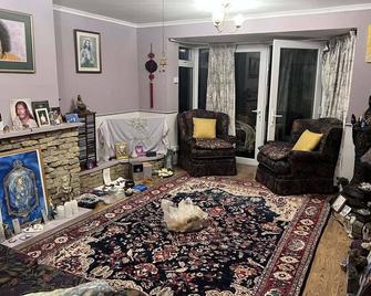 Camelot Retreat - Tor View - Glastonbury - Wohnzimmer