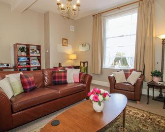 The Old Rectory Cottage - Montgomery - Living room