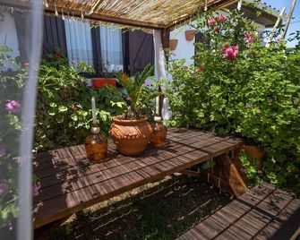 Beach House Babylon guest house with kitchenette and garden - Torreira - Exterior
