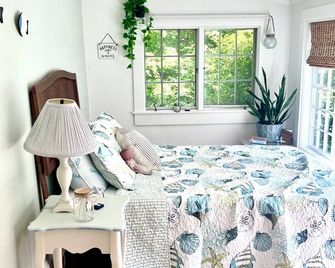 3br 1. 5 Bath Beach Cottage Near Kpt/Beaches - Kennebunk - Bedroom