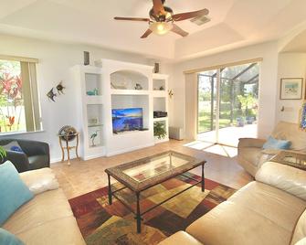 Whispering Waters - Port St. Lucie - Living room
