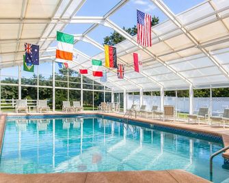 Colonial Acres Resort - West Yarmouth - Piscina