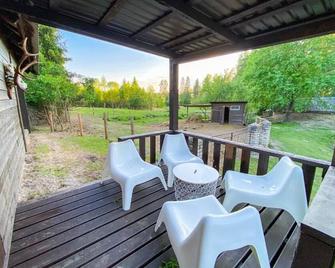 Private Farm Jakuzzi Sauna in the forest - Talsi - Patio