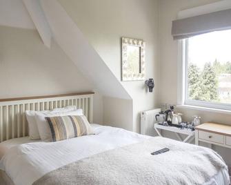 Elmdon Lodge - Birmingham - Bedroom