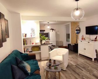 Gîte cosy avec avec jardin et parking privatifs - Hautes Vosges - Saint-Amé - Sala de estar