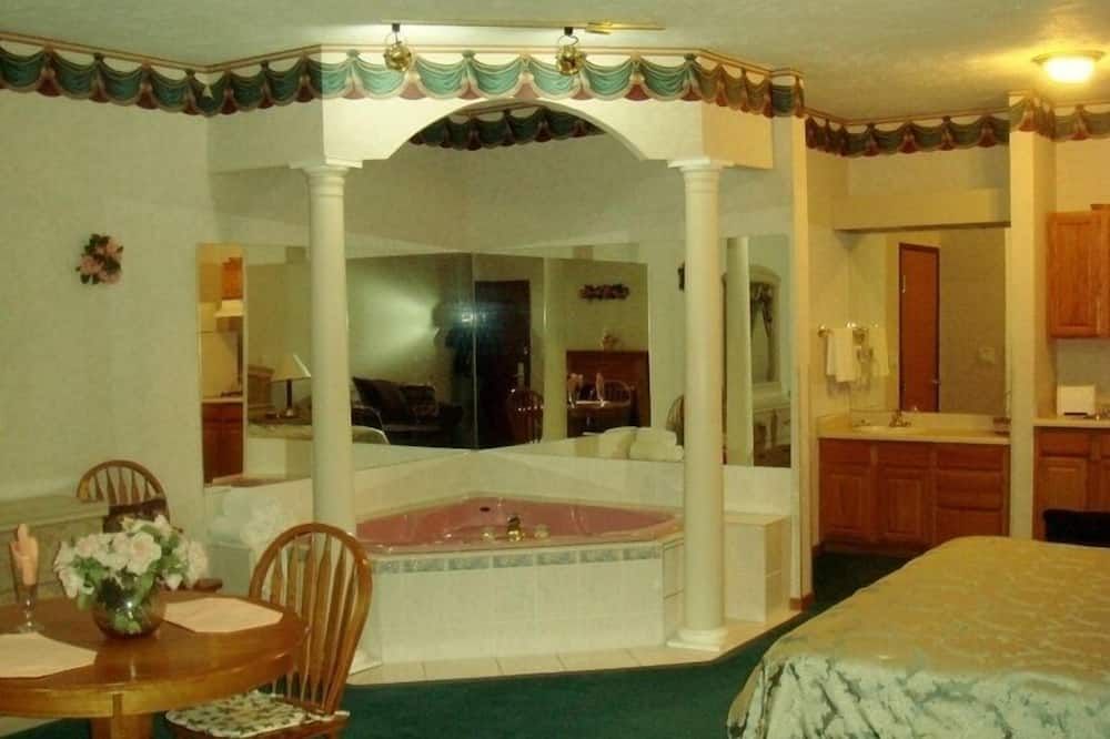 Townhouse Inn & Suites Omaha - Omaha